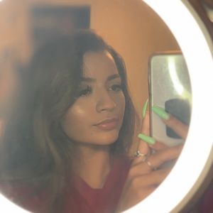 Meet your Posher, Destiny